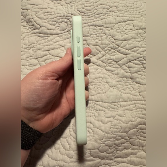 Apple iPhone 15 Pro Silicone Case Soft Mint - Picture 8 of 8